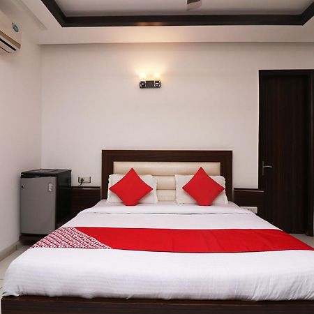 Wonderland Inn Near Aravali Biodiversity Park Gurgaon Extérieur photo