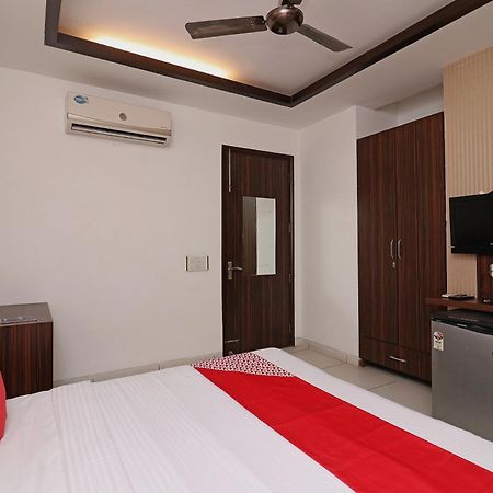 Wonderland Inn Near Aravali Biodiversity Park Gurgaon Extérieur photo