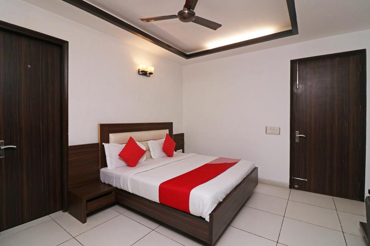 Wonderland Inn Near Aravali Biodiversity Park Gurgaon Extérieur photo