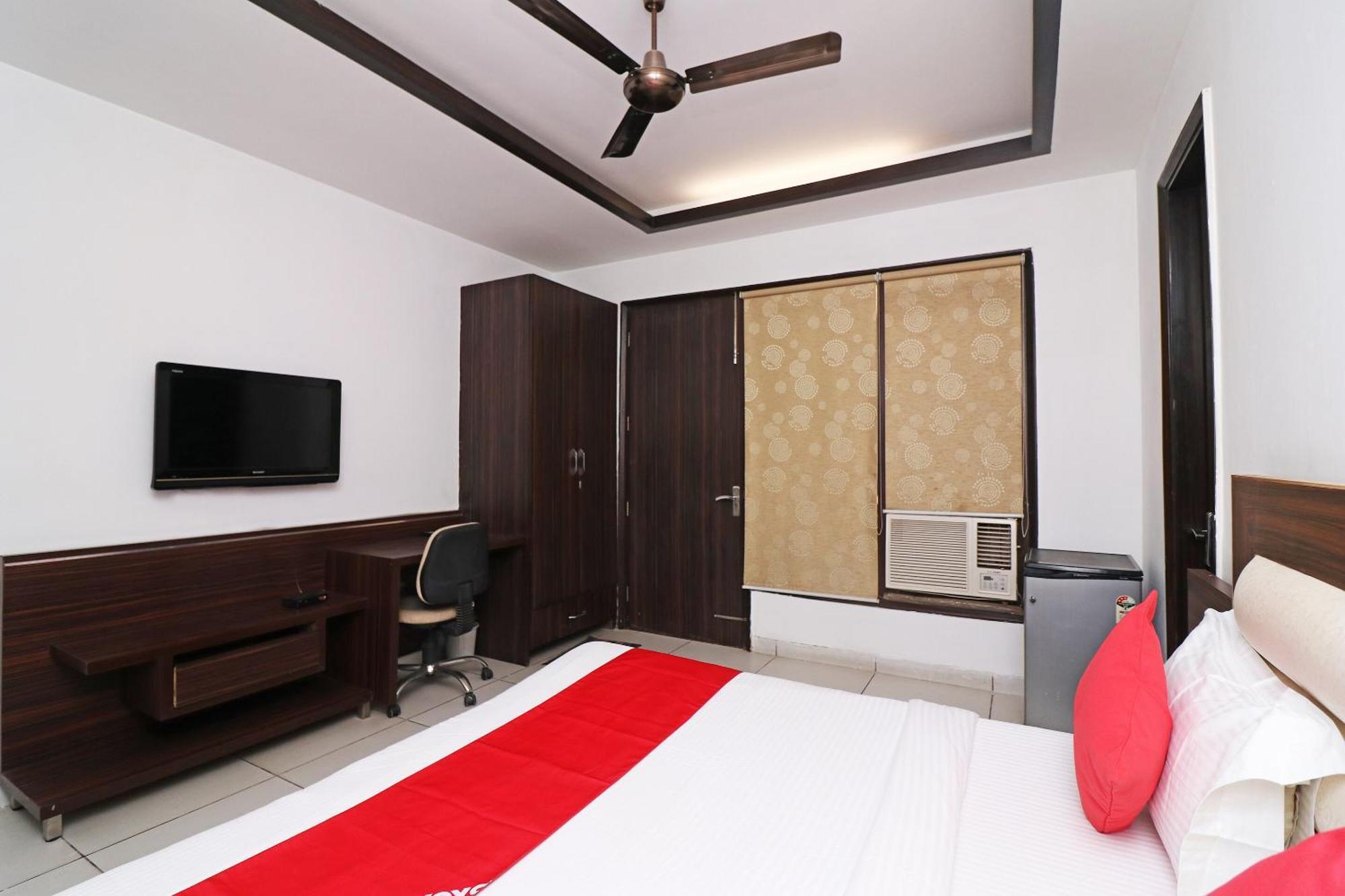 Wonderland Inn Near Aravali Biodiversity Park Gurgaon Extérieur photo