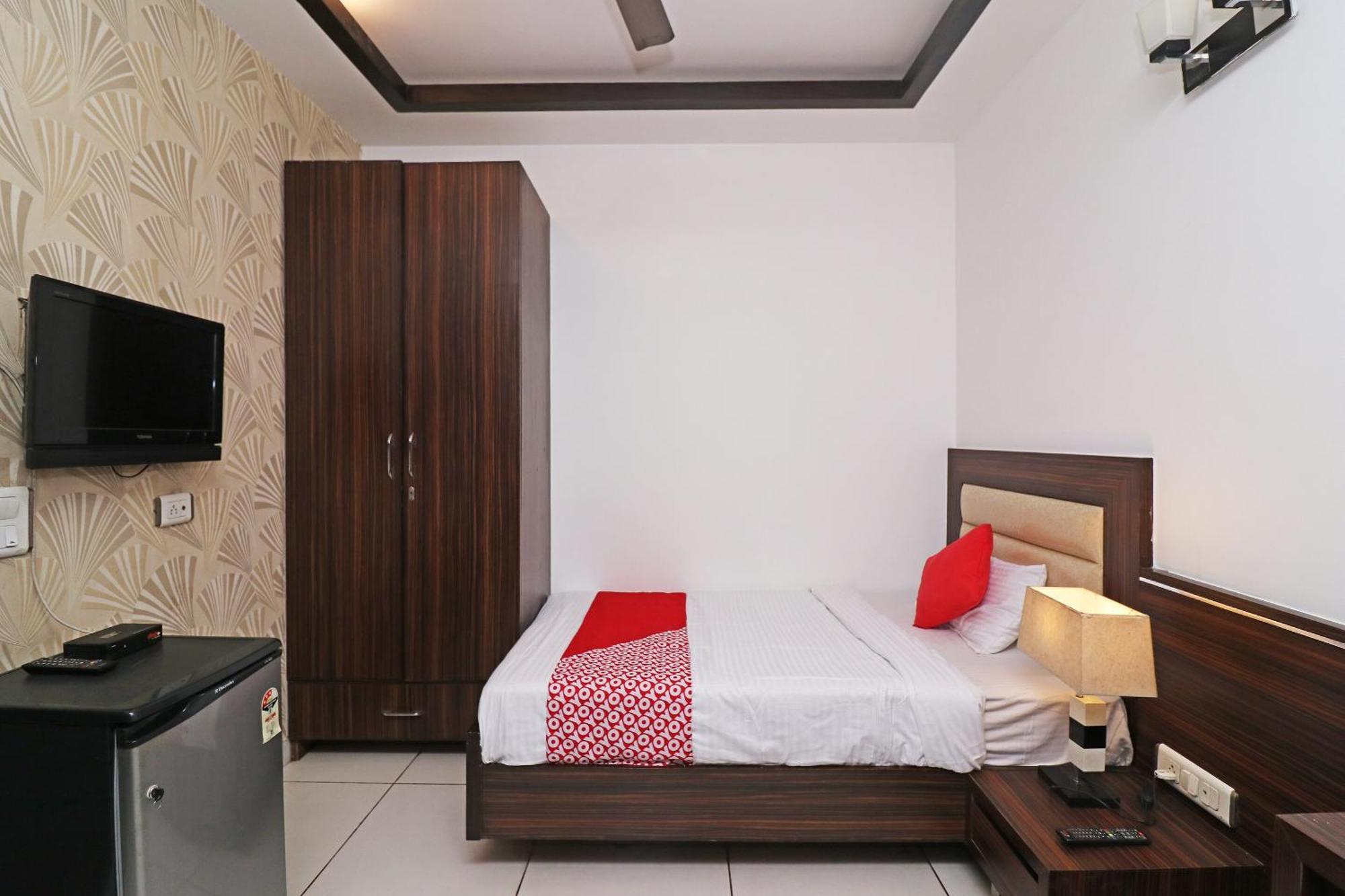 Wonderland Inn Near Aravali Biodiversity Park Gurgaon Extérieur photo