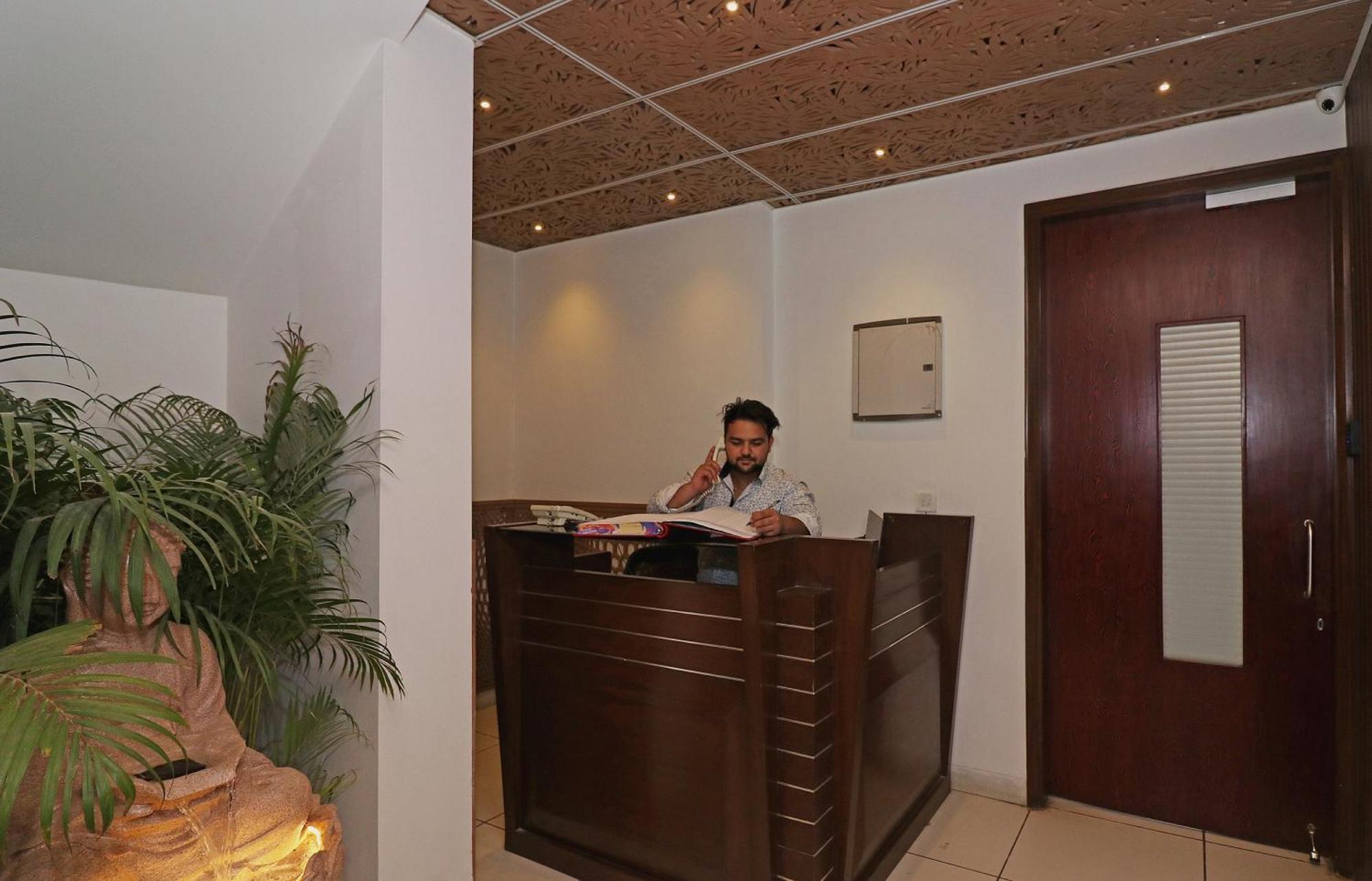 Wonderland Inn Near Aravali Biodiversity Park Gurgaon Extérieur photo