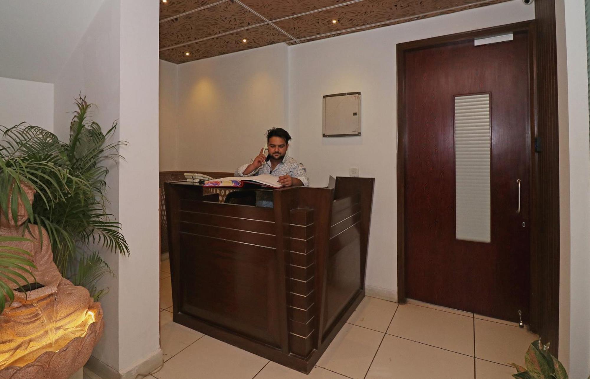 Wonderland Inn Near Aravali Biodiversity Park Gurgaon Extérieur photo