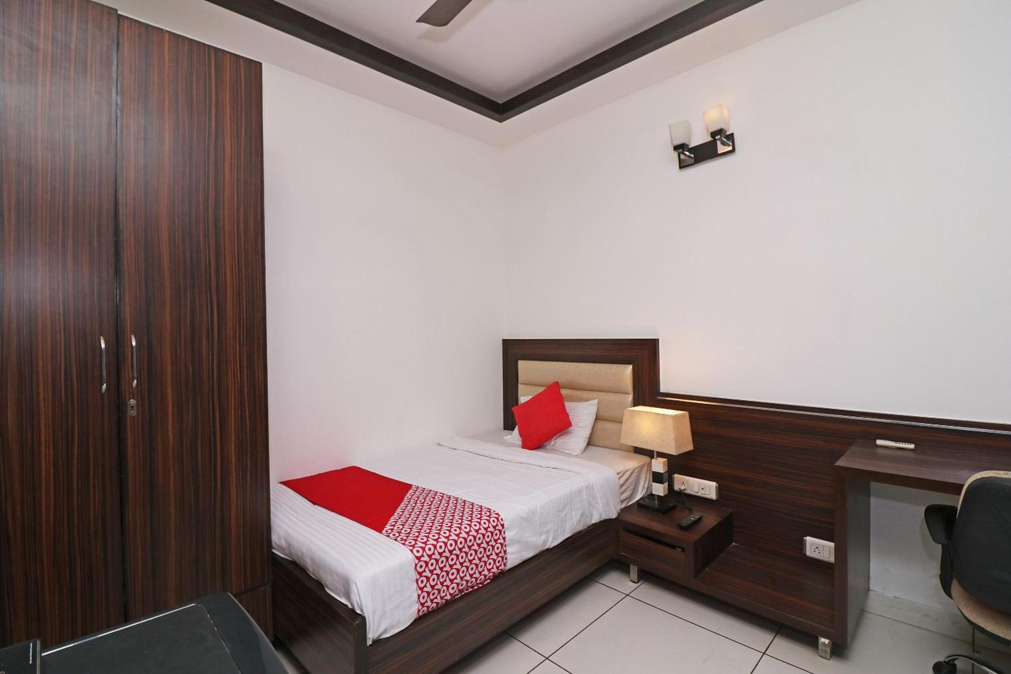 Wonderland Inn Near Aravali Biodiversity Park Gurgaon Extérieur photo