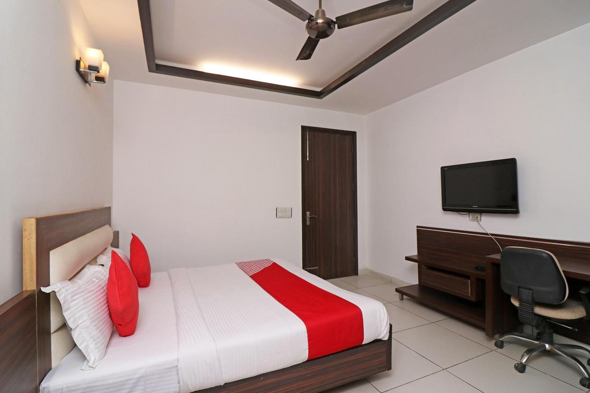 Wonderland Inn Near Aravali Biodiversity Park Gurgaon Extérieur photo