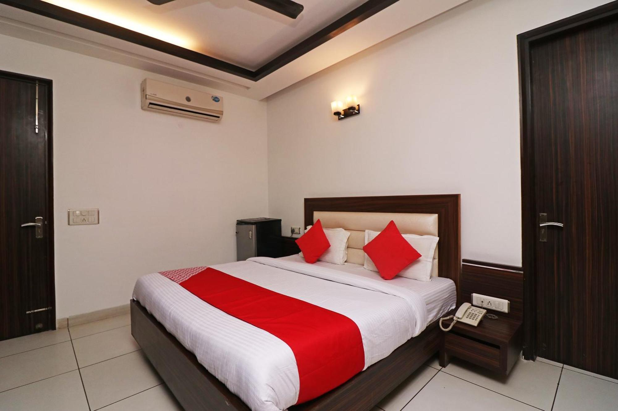 Wonderland Inn Near Aravali Biodiversity Park Gurgaon Extérieur photo