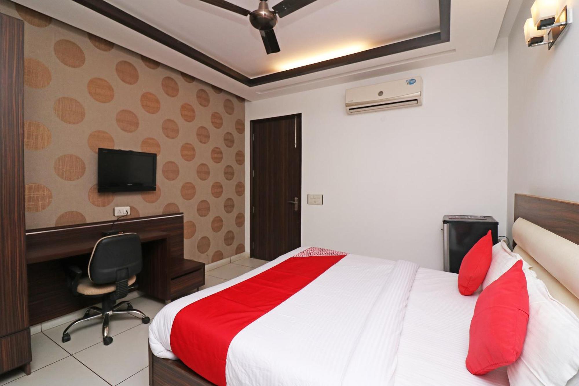 Wonderland Inn Near Aravali Biodiversity Park Gurgaon Extérieur photo