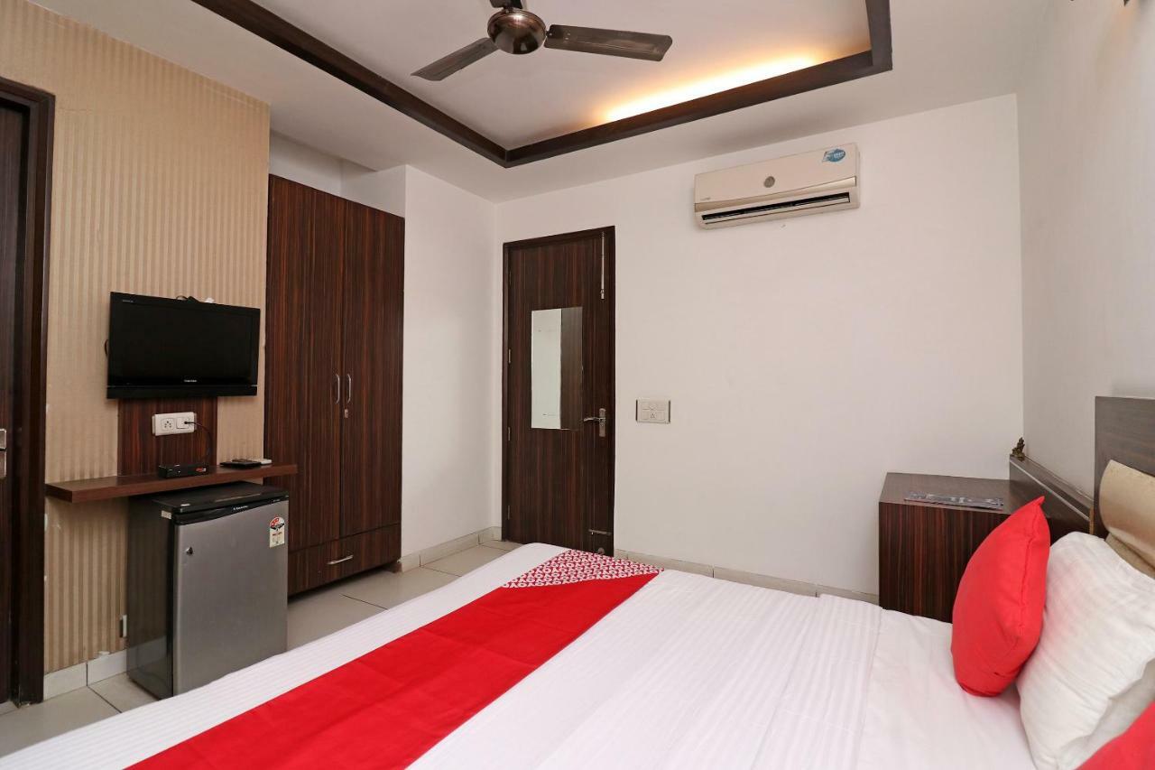 Wonderland Inn Near Aravali Biodiversity Park Gurgaon Extérieur photo